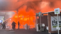 Caos en la COP30: un incendio obligó a evacuar la cumbre del clima en Brasil