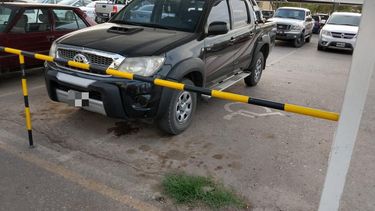 Escrachan a un conductor sanjuanino por estacionar en un lugar para discapacitados