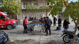 Choque y fuga en pleno centro terminó con un motociclista herido Choque y fuga en pleno centro terminó con un motociclista herido
