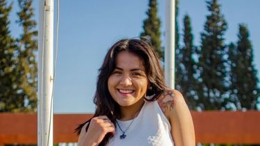 Igual que Abril Oyola: la candidata de 9 de Julio luce sus hermosos tatuajes