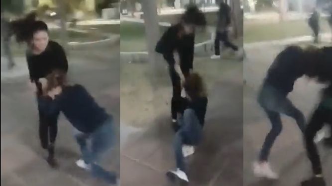 (Captura de pantalla de la pelea de alumnos en video)