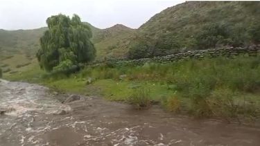 Alerta en Valle Fértil: rutas intransitables y crecientes tras las fuertes lluvias