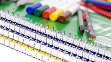 Entregarán kits escolares y guardapolvos a chicos de las colonias