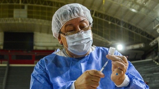 Desde Salud Pública advierten que los inscriptos deben esperar el mensaje para ir a vacunarse