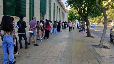 Las familias que no consiguieron escuela para sus hijos de Nivel Primario en diciemrbre (foto), podrán realizar ahora el trámite de reubicación en distintas sedes.