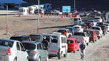 La odisea de llegar a la frontera y no tener renovado el DNI