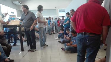 Eterna espera en EMICAR: sin sistema desde las 8