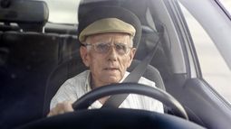 Los conductores de 80 años deberán dar examen para renovar el carnet