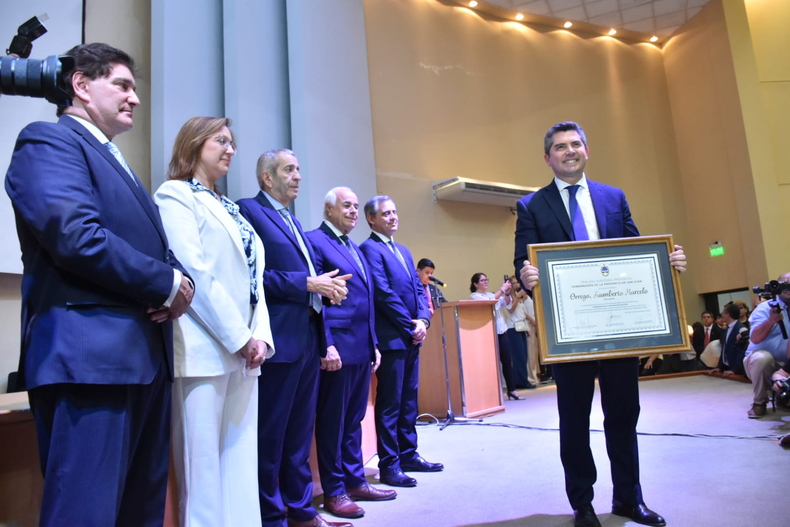 orrego diploma gobernador