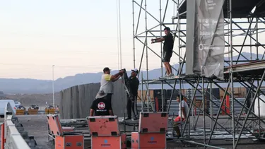 Llegó a su fin: en medio del espectáculo final desarman la Fiesta Nacional del Sol