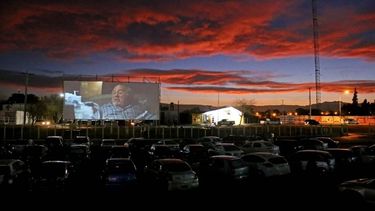 No duran nada: en media hora agotaron las entradas del autocine