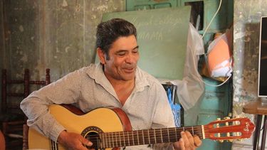 La asombrosa historia del sanjuanino que dice ser hijo de un famoso cantante