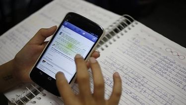 Becas para tener internet y festejos del 21 virtuales: los regalos para los estudiantes en su día Becas para tener internet y festejos del 21 virtuales: los regalos para los estudiantes en su día