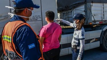 Otros dos casos de ingresos ilegales en las últimas horas: uno vino escondido entre cebollas
