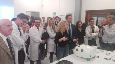 Salud segura: médicos practicarán cómo hacer cirugías con un simulador