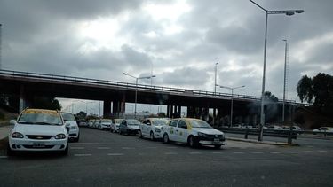 Tras la reunión con Gobierno, taxistas y remiseros volverán a trabajar a partir del jueves