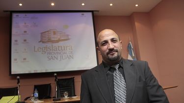 El inventor sanjua que creó un sistema que capta la atención de chicos dispersos