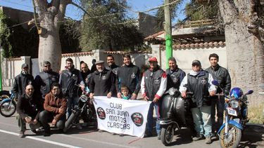 Ellos se prendieron al desfile aniversario del departamento