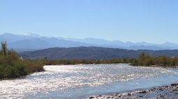 Mirá la imperdible postal que se viralizó: aseguran que es un río sanjuanino congelado