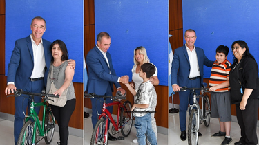 Tres mujeres, las ganadoras de las bicis que regaló la Legislatura en la Fiesta Nacional del Sol