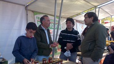 Buenos precios y calidad en la primera Feria de la Agroindustria en Rawson
