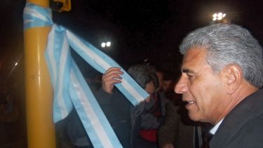 9 de Julio, con más precaución: Semáforo frente al municipio