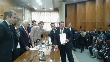 Recibieron su acta de nacimiento 45 organizaciones civiles