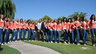Las postulantes a la corona compartieron un desayuno con Uñac