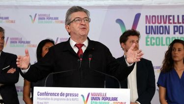 La izquierda se une en Francia, y Macron podría tener que nombrar a Mélenchon primer ministro
