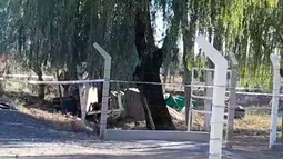 Un trabajador de una cuadrilla de cosechadores cayó del camión y murió en Sarmiento. Imagen: gentileza Infoangaco. Un trabajador de una cuadrilla de cosechadores cayó del camión y murió en Sarmiento. Imagen: gentileza Infoangaco.