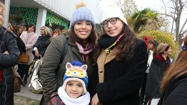 Si estuviste en el desfile por el Día del Maestro, buscate