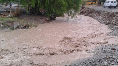 Avenida Aberastain cortada por inundaciones