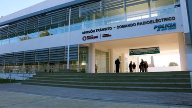 Casa nueva, grande e iluminada para dos divisiones policiales