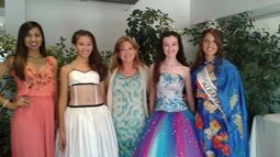 Albardón festeja su cumpleaños con un desfile de modas y artistas locales