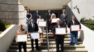 Reconocieron a trabajadores con 25 años de antigüedad y a jubilados de la Legislatura