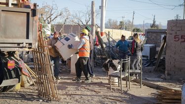 Volvió la erradicación de villas y 52 familias chimberas tienen techo nuevo