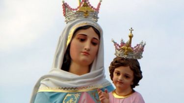 Afirma que su hija de 6 años hace milagros y habla con la Virgen del Rosario de San Nicolás