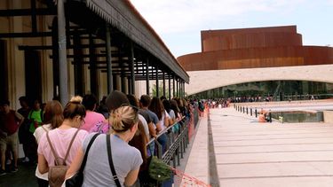 FNS: empezó la venta de entradas con más de 700 personas haciendo fila