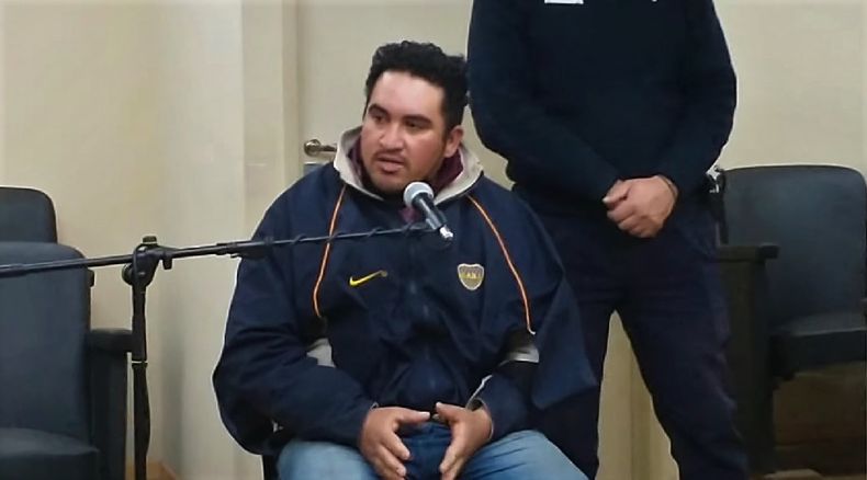 Él es  Juan Adrián Rivero,