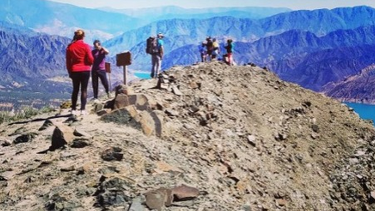 Luego de su regreso para custodiar y proteger a los deportistas, los guías de montaña rescataron a dos jóvenes sanjuaninas. Imagen ilustrativa.