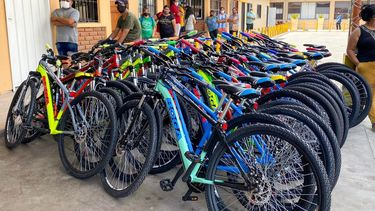 Cómo es el Ahora 12 con el que San Martín entregó más de 200 bicicletas a sus empleados