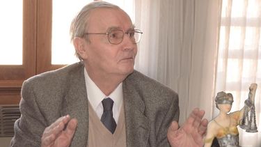 En 5 minutos y por unanimidad le aceptaron la renuncia a Balaguer