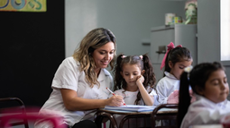 Los docentes de San Juan cobrarán el próximo 31 de marzo, con los incrementos propuestos en paritaria. Además habrá un bono especial para todos los empleados públicos. Los docentes de San Juan cobrarán el próximo 31 de marzo, con los incrementos propuestos en paritaria. Además habrá un bono especial para todos los empleados públicos.