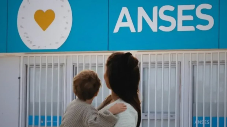 ANSES anunció el tiempo límite para presentar la libreta de la AUH. ANSES anunció el tiempo límite para presentar la libreta de la AUH.