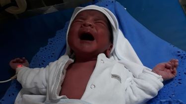 León, el bebé que nació luego de un accidente de tránsito de sus padres