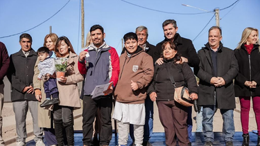 Marcelo Orrego entregó viviendas a 58 familias de Calingasta
