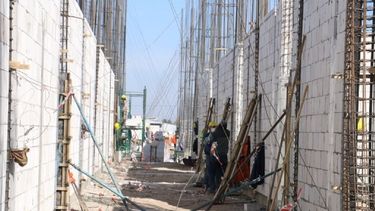 San Juan busca que Nación financie la terminación de la fábrica de paneles solares