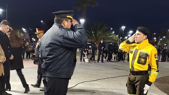 Así fue la presentación oficial de los Bomberos Voluntarios de Sarmiento
