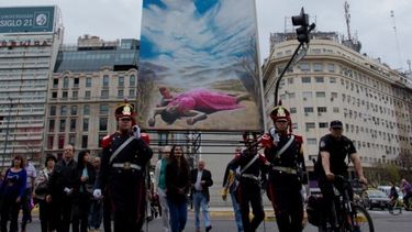 El paso de la Difunta Correa sorprendió en la Avenida Corrientes