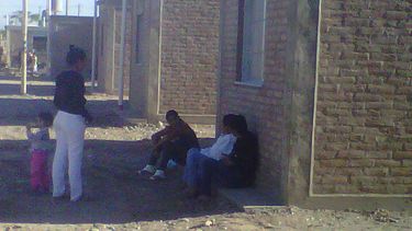 Familias usurpan un barrio en La Bebida